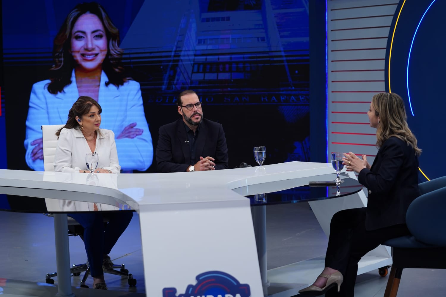 Gloria Reyes destaca avances del programa Supérate en “La Mirada”